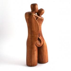 Statuette bois moderne couple face à face